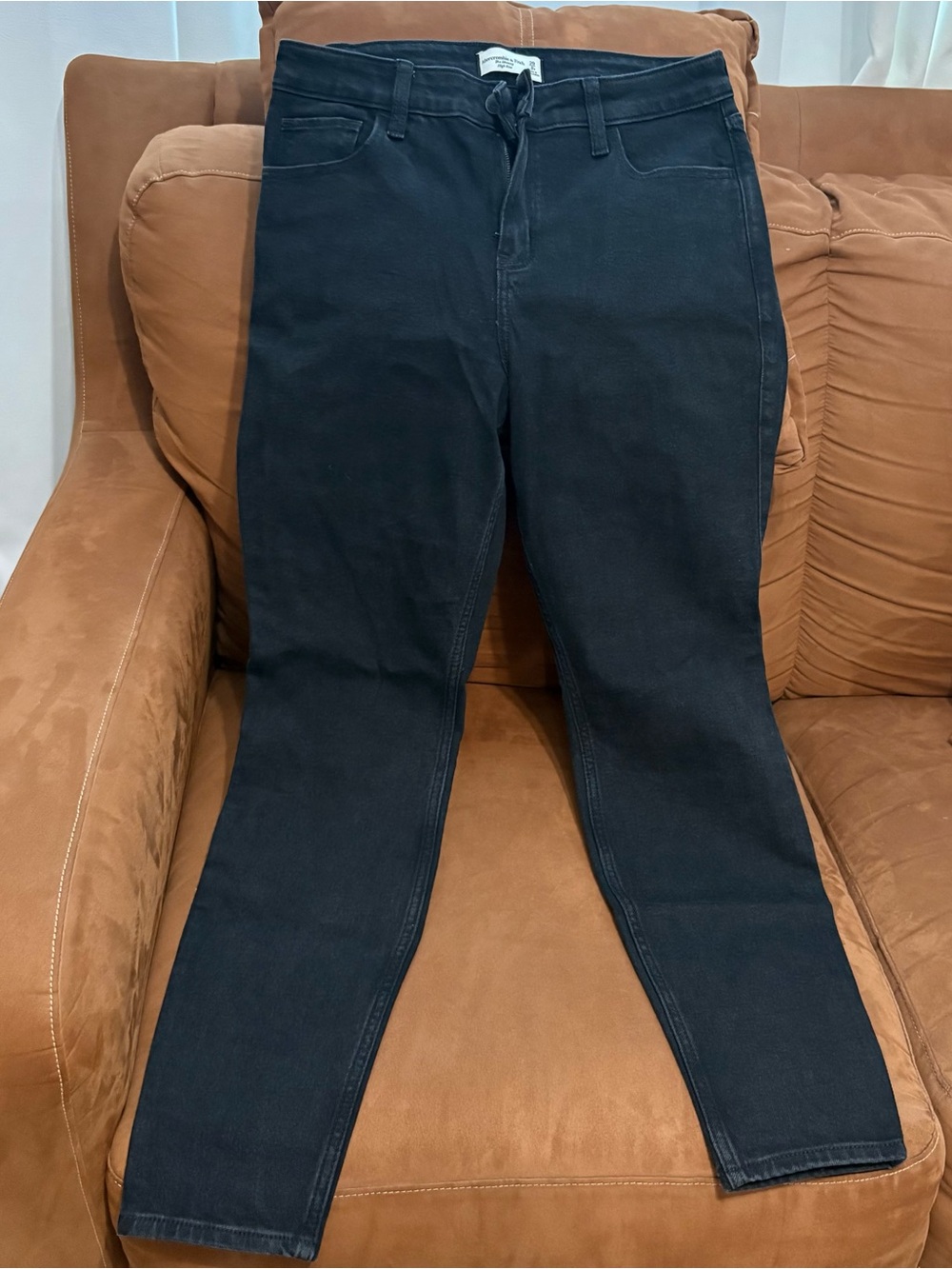 Abercrombie & Fitch The Skinny High Rise Dark Wash
